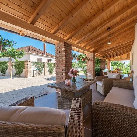 Villa Navita Augustinus With Pool Debeljak エクステリア 写真