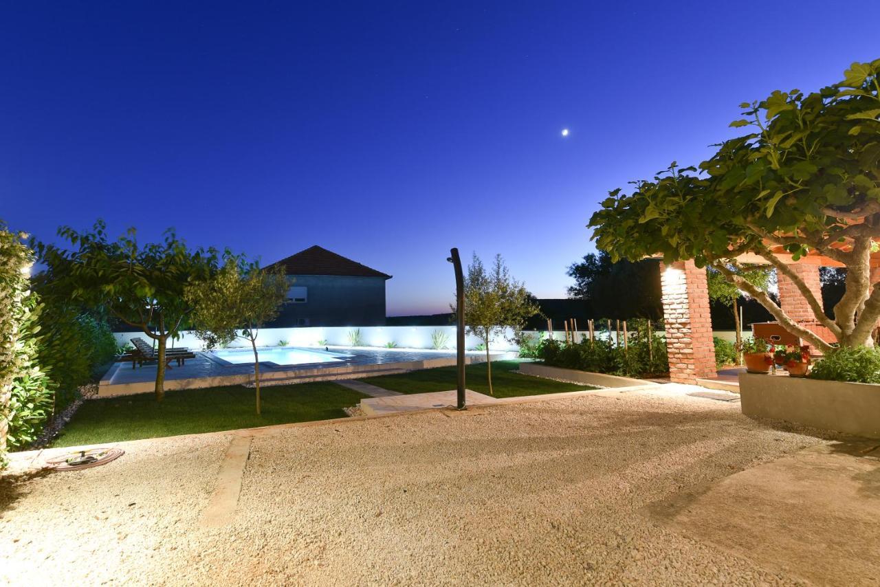 Villa Navita Augustinus With Pool Debeljak エクステリア 写真