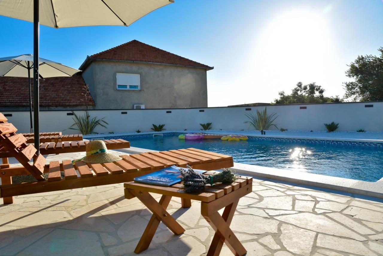 Villa Navita Augustinus With Pool Debeljak エクステリア 写真